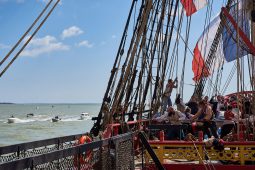 Débord de Loire, Evenement, Bateau