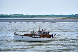 Débord de Loire, Evenement, Bateau