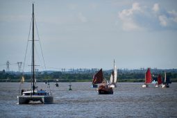 Débord de Loire, Evenement, Bateau
