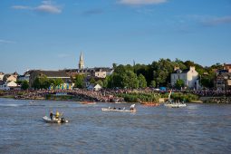 Débord de Loire, Evenement, Bateau