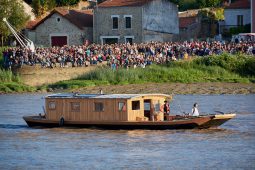 Débord de Loire, Evenement, Bateau