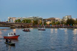 Débord de Loire, Evenement, Bateau