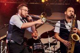 Concert, Electro Deluxe