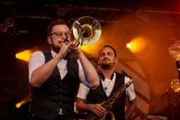 Concert, Electro Deluxe