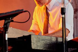 Concert, Electro Deluxe