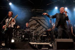 Concert, Electro Deluxe