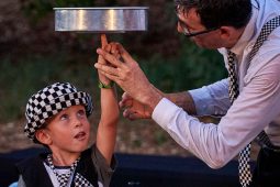 Lolo Cousin, Spectacle