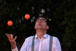 Lolo Cousin, Spectacle