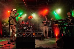 Anthony Johnson & Positive Roots Band, Concert