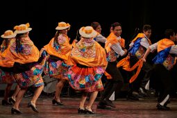 Folklore, Qhaswa et Acodanza, Spectacle, Pérou