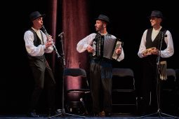 Folklore, Galice, Son d'Aqui, Spectacle