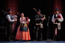 Folklore, Galice, Son d'Aqui, Spectacle