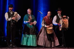 Folklore, Galice, Son d'Aqui, Spectacle