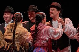 Folklore, Galice, Son d'Aqui, Spectacle