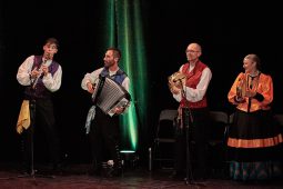 Folklore, Galice, Son d'Aqui, Spectacle