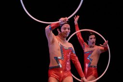 Spectacle, Tutu
