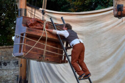 D'Irque and Fien, Spectacle