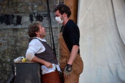 D'Irque and Fien, Spectacle