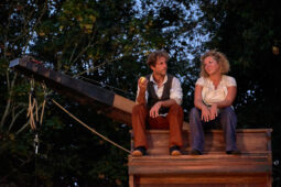 D'Irque and Fien, Spectacle