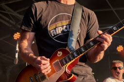 Beach and Roll, Concert