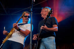 Beach and Roll, Concert