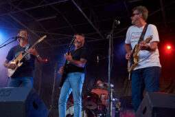 Beach and Roll, Concert