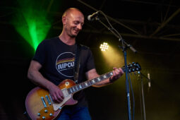 Beach and Roll, Concert