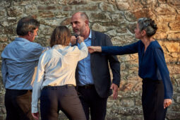 Collectif Jamais trop d'art, Spectacle