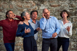 Collectif Jamais trop d'art, Spectacle