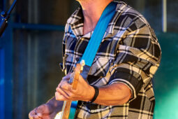 Barry Moore, Concert
