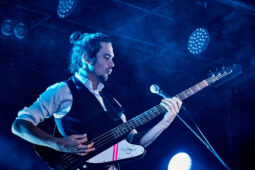 Barry Moore, Concert