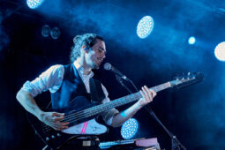 Barry Moore, Concert