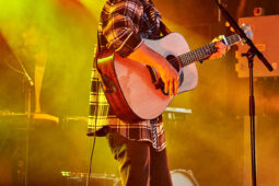 Barry Moore, Concert