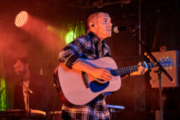 Barry Moore, Concert