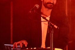 Barry Moore, Concert