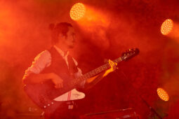 Barry Moore, Concert