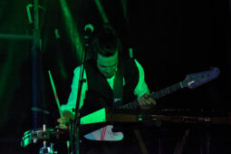 Barry Moore, Concert