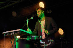 Barry Moore, Concert