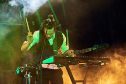 Barry Moore, Concert