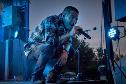 Barry Moore, Concert