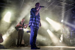 Barry Moore, Concert