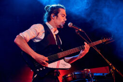 Barry Moore, Concert