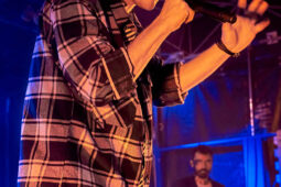 Barry Moore, Concert