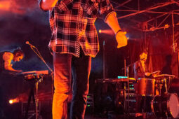 Barry Moore, Concert