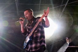 Barry Moore, Concert