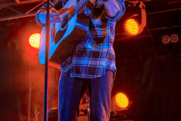Barry Moore, Concert