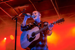 Barry Moore, Concert