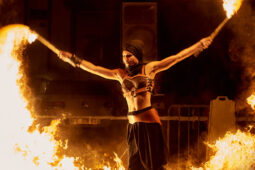 Dharma, Spectacle