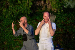 Les batteurs de pavés, Spectacle
