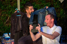 Les batteurs de pavés, Spectacle